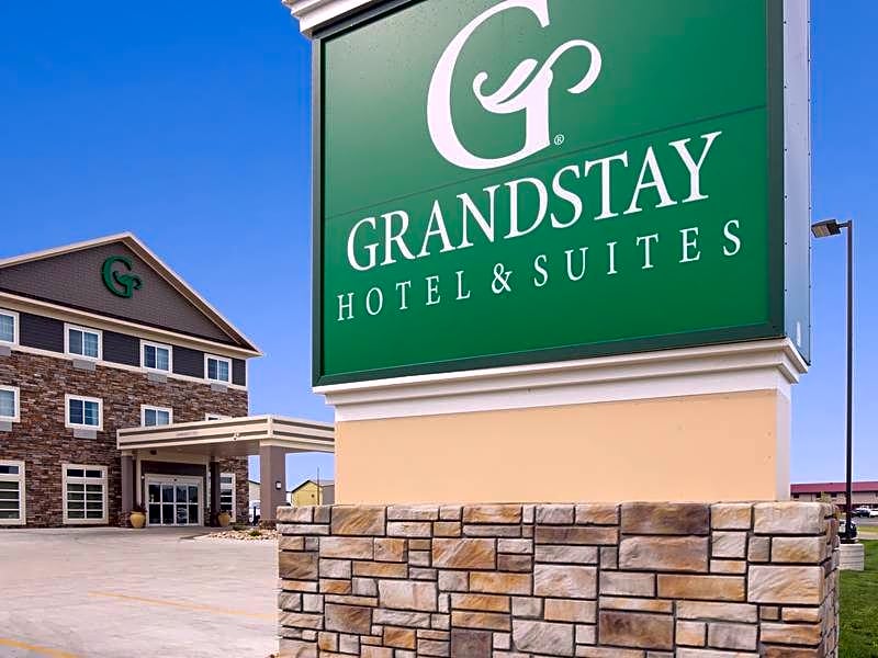 GrandStay Hotel & Suites Valley City