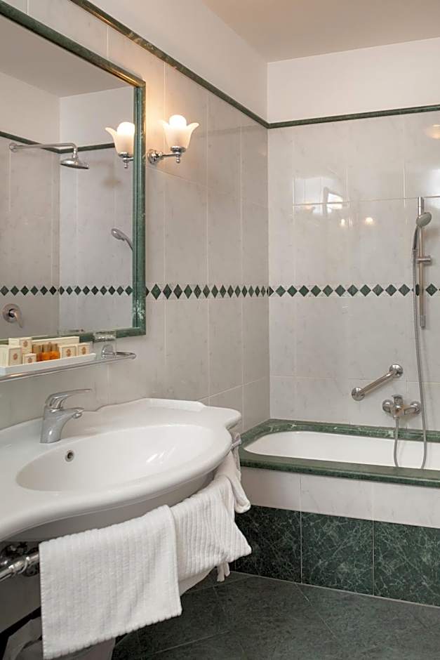 Executive Hotel