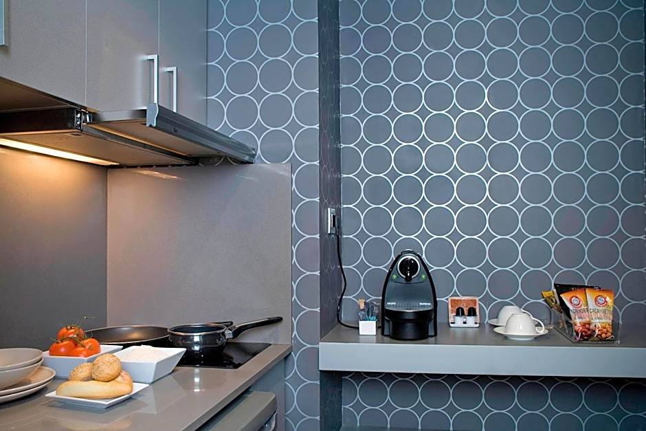 AC Hotel by Marriott Victoria Suites