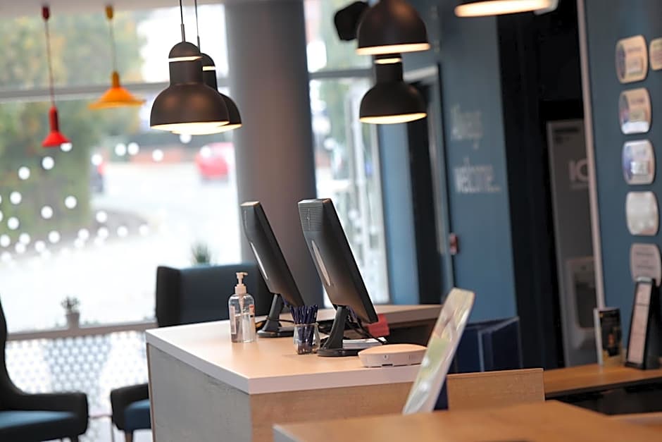 Holiday Inn Express Chester Racecourse By IHG