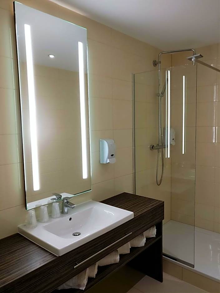 Kyriad Poitiers Jules Verne Site du Futuroscope