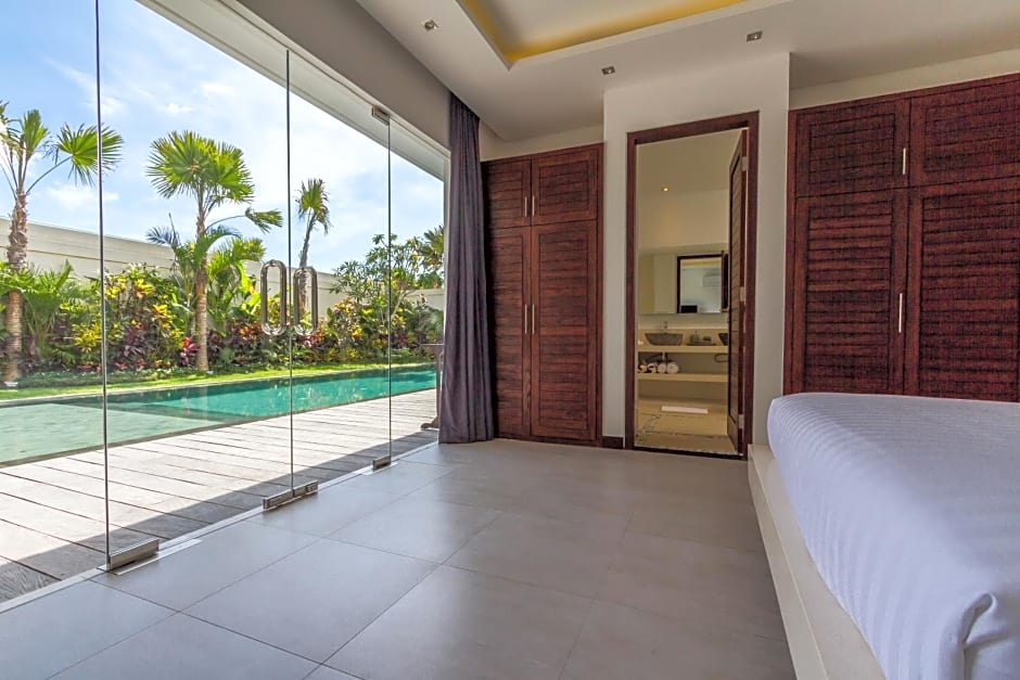 Villa Juna - Beautiful 3 Bedroom in Seminyak