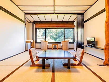 Japanese-Style Quadruple Room with Shared Bathroom - Non-Smoking