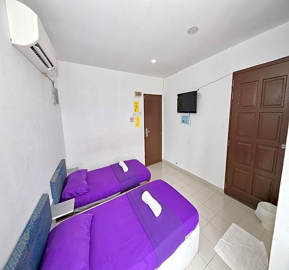 OYO 90908 Noor Arfa River Chalet