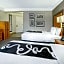 La Quinta Inn & Suites by Wyndham Houston West Park 10