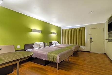 2 Queen Beds