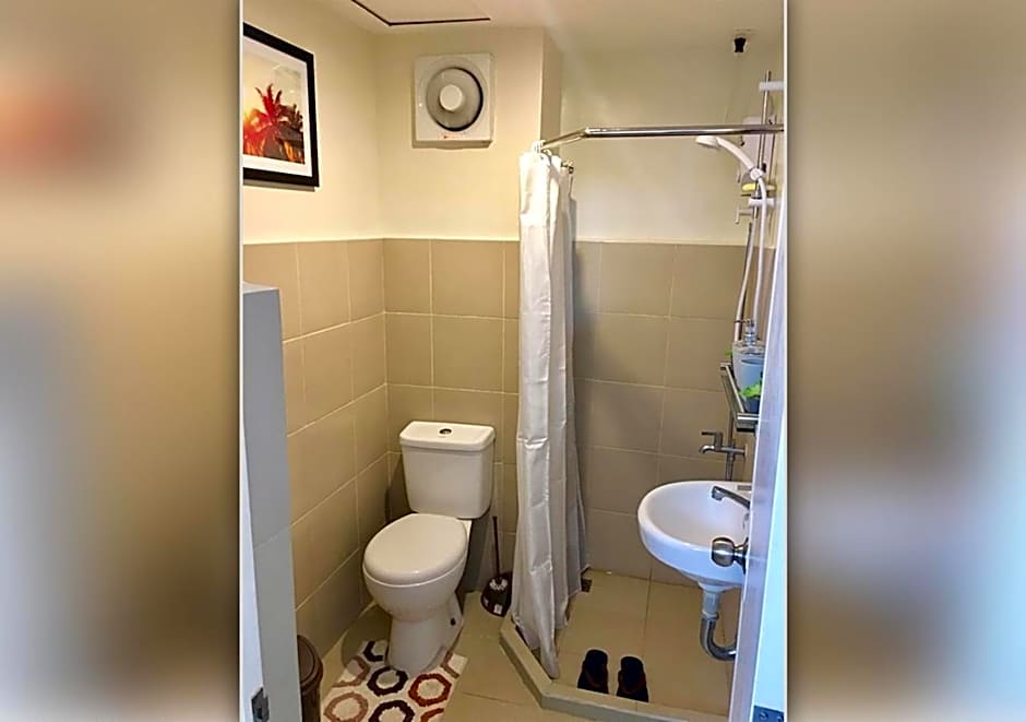 Davao Condo 2BR Pool Wifi Netflix