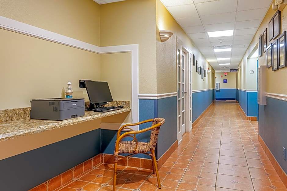 Hutchinson Island Hotel and Suites