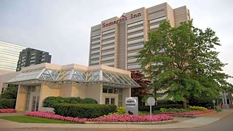 Somerset Inn