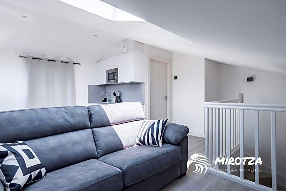 MIROTZA ROOMS AND APARTMENTS