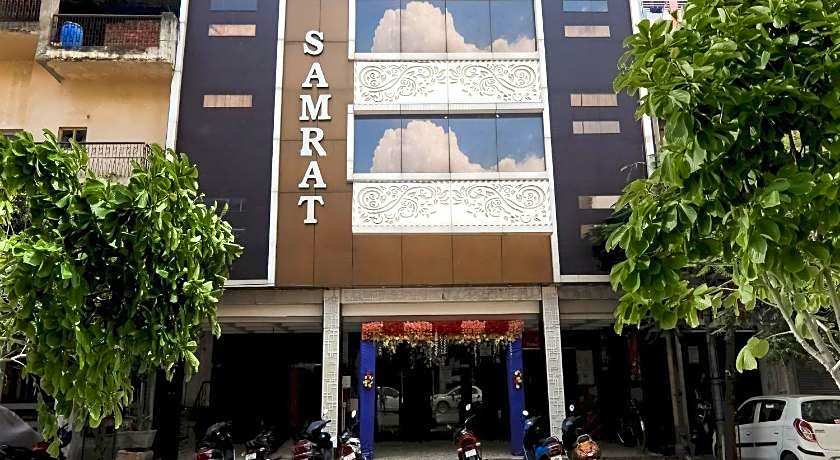 Hotel O Samrat