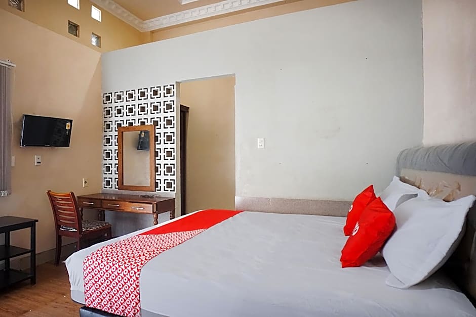 OYO 93003 B32 Homestay