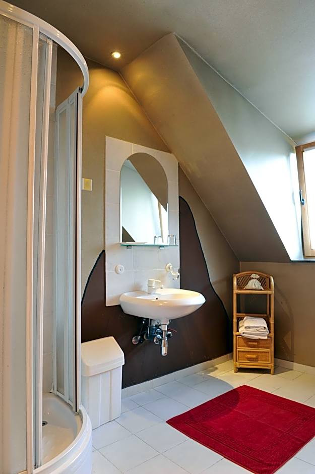 Gostilna in Prenočišča Brančurnik