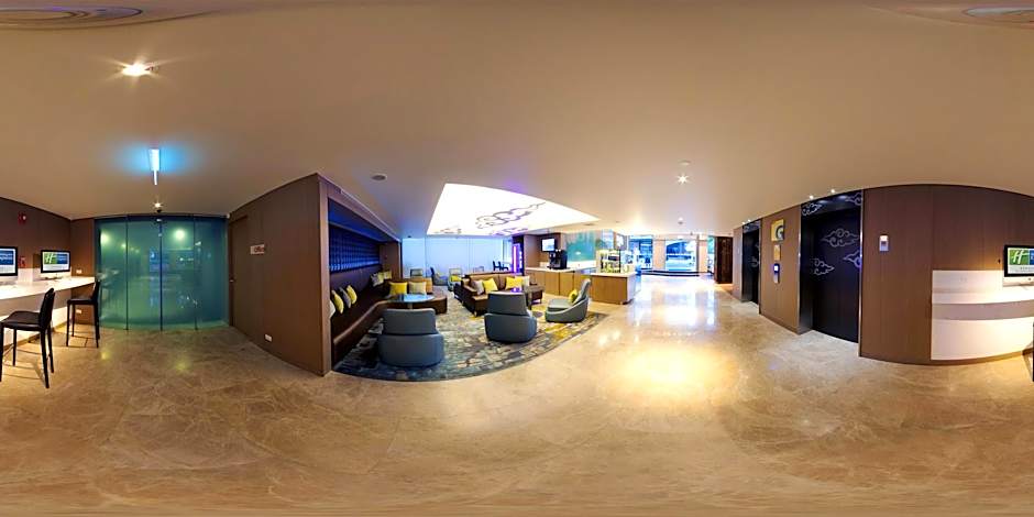 Holiday Inn Express Bangkok Sukhumvit 11 - Free Breakfast By IHG