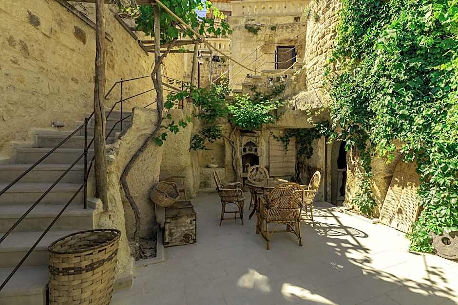 Kayata Cave Suites