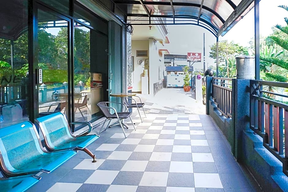 OYO 2038 Jasmine Guest House Balikpapan