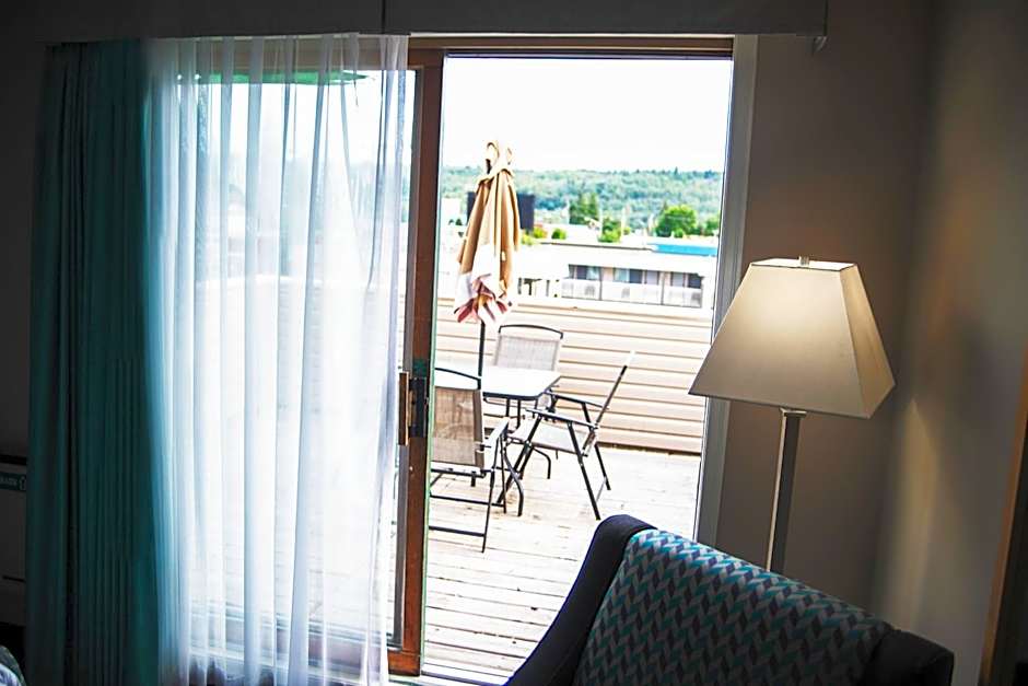 Ramada by Wyndham Quesnel