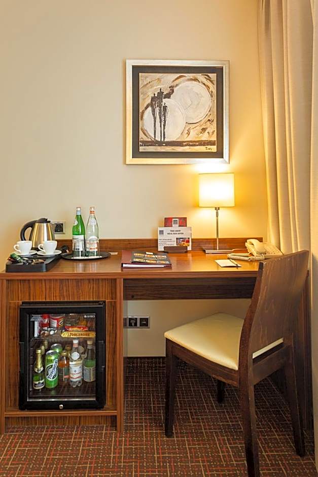 Avalon Hotel & Conferences