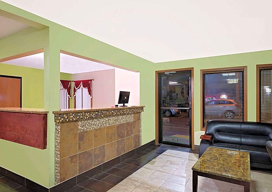 Super 8 by Wyndham Muncie/Ball St. College Area
