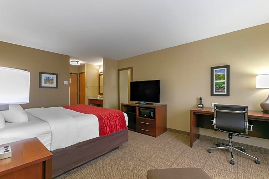 Comfort Inn & Suites Near University of Wyoming