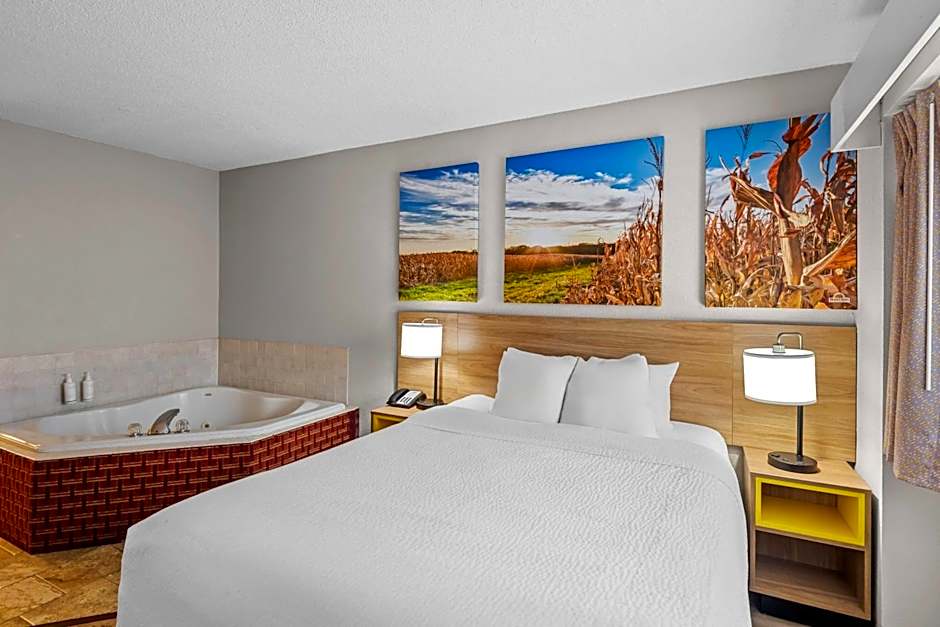 Days Inn by Wyndham Ames