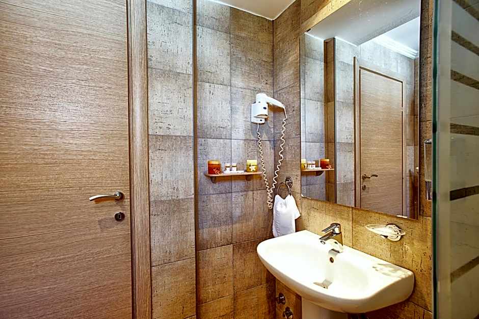 Anastassiou Hotel - Bike and motorcycle friendly hotel