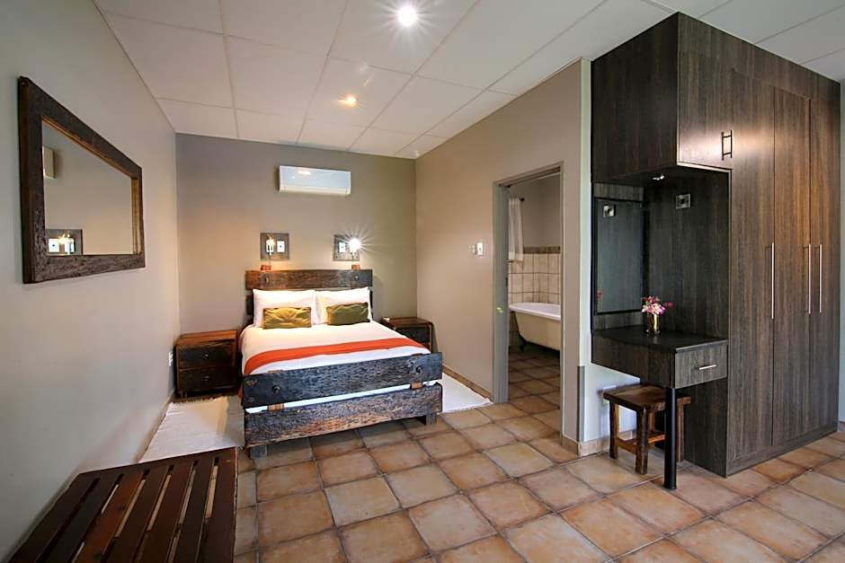 Photo 1 of 4 of Executive Suite