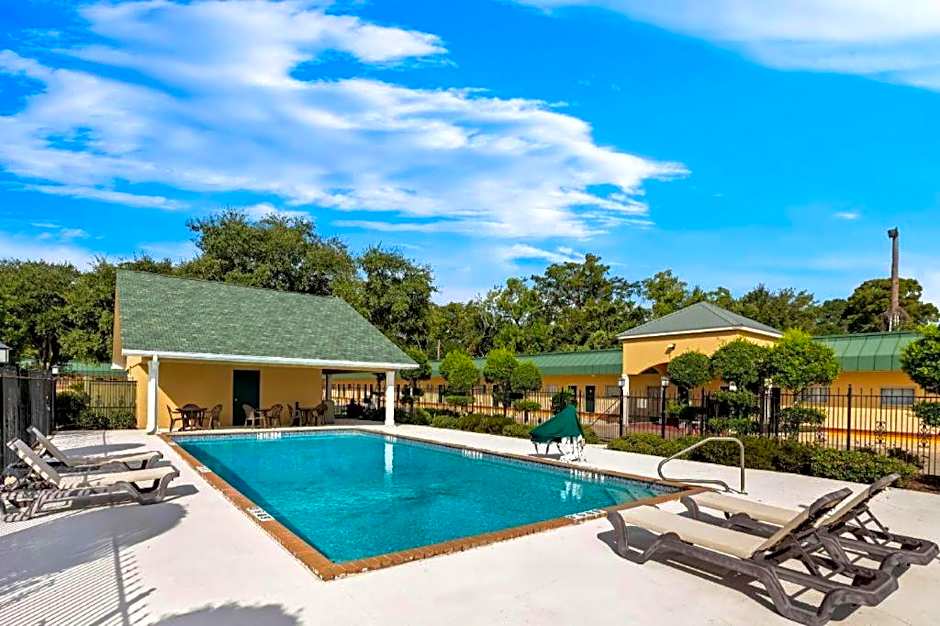 Best Western Forest Inn