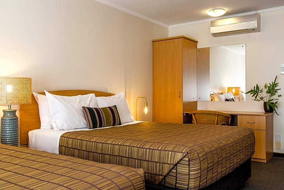 Greenlane Manor Motel