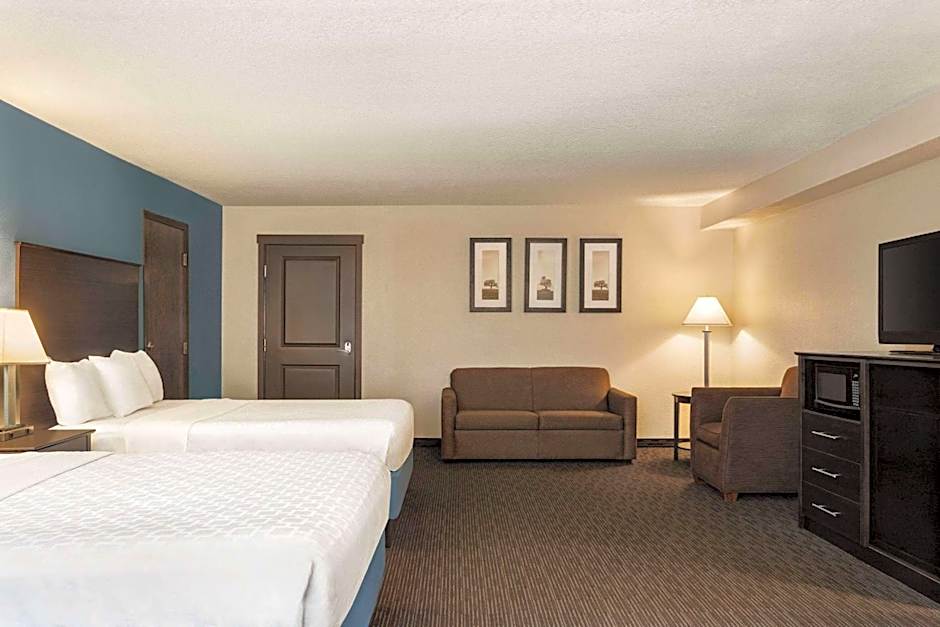 AmericInn by Wyndham La Crosse Riverfront-Conference Center