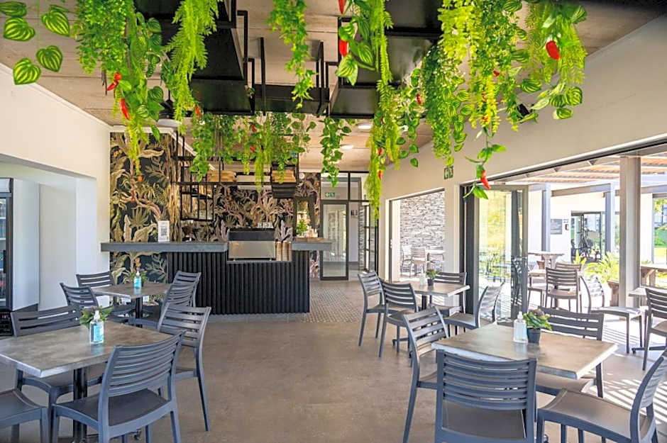 Upmarket Stunner in Ballito 360 with Inverter