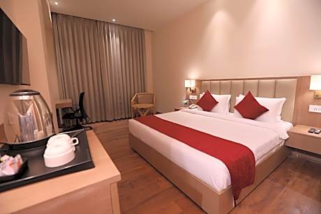 1 King Bed,Non Smoking,Minbar