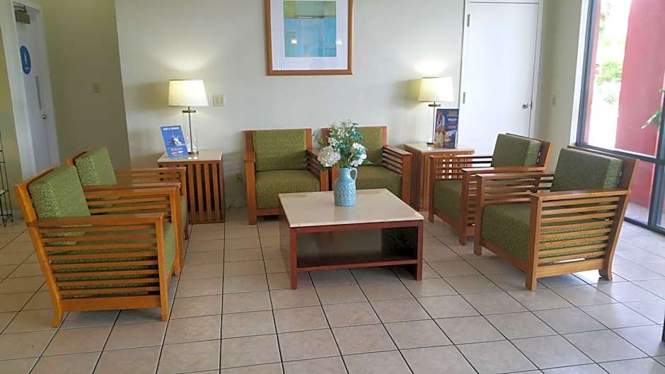 Days Inn by Wyndham Cocoa Cruiseport West At I-95/524