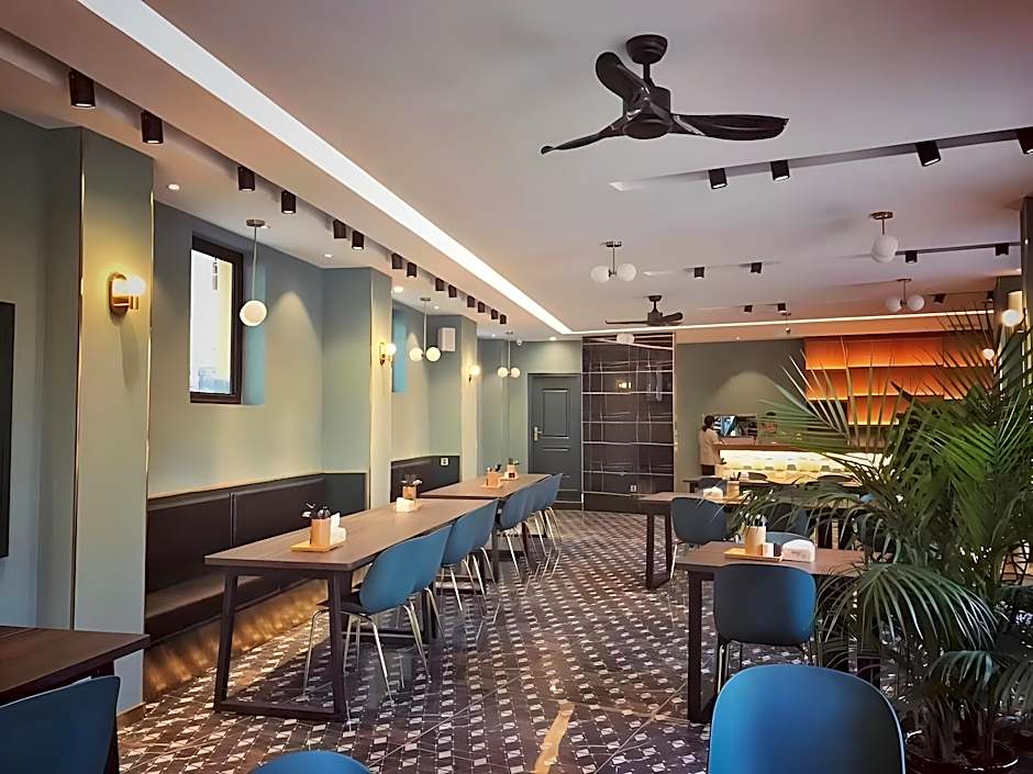 Moon and Chalice Boutique Hotel
