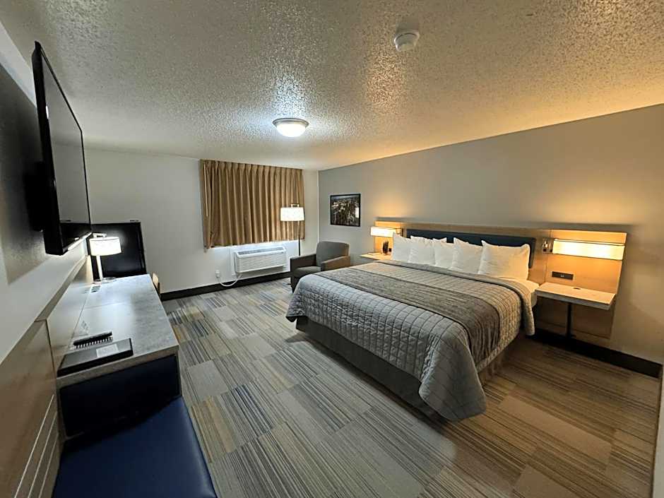 Bearcat Inn and Suites