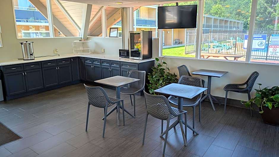 Crystal Inn - Neptune