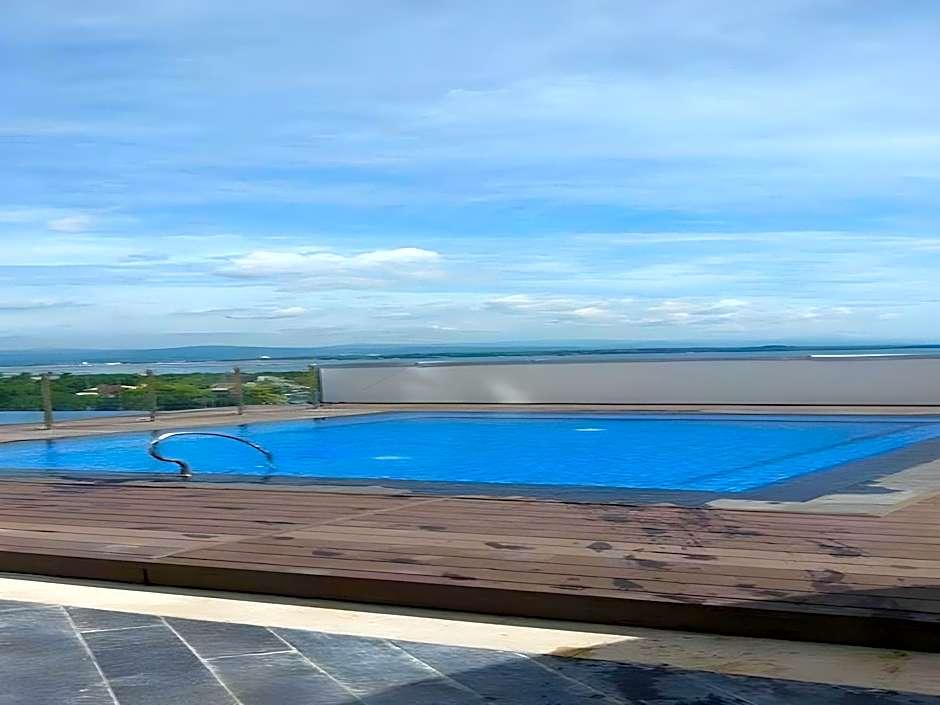 MACTAN NEWTOWN EXECUTIVE STUDIO