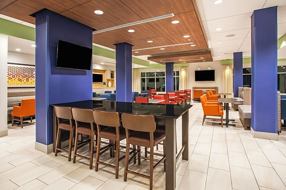 Holiday Inn Express & Suites Lexington Park California By IHG