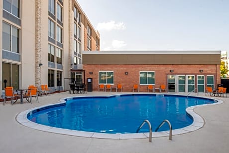 Holiday Inn Express & Suites - Shreveport - Downtown, an IHG Hotel