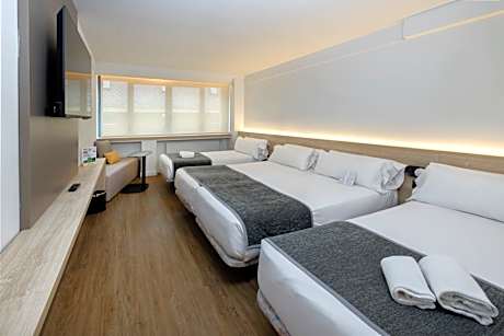 QUADRUPLE 2 ADULTS + 2 CHILDREN