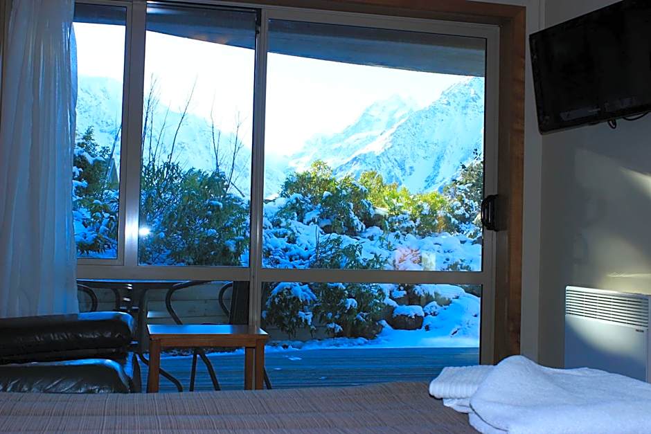 Aoraki Mount Cook Alpine Lodge
