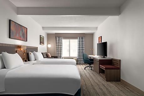 2 Queen Accessible Junior Suite with Tub
