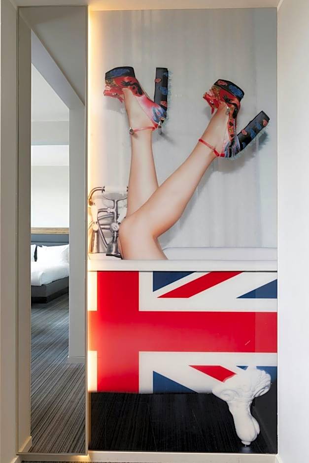 Moxy by Marriott London Excel