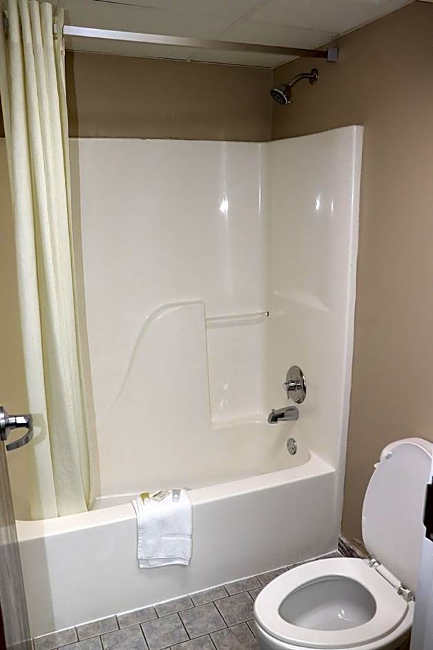 Super 8 by Wyndham Clarksville East