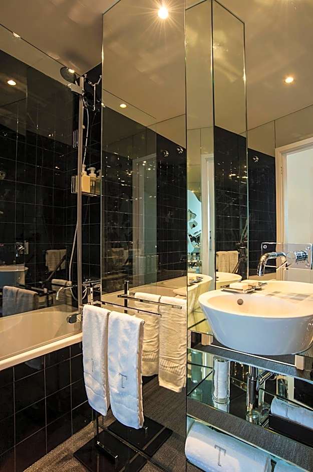 Teatro Boutique Rooms & Suites