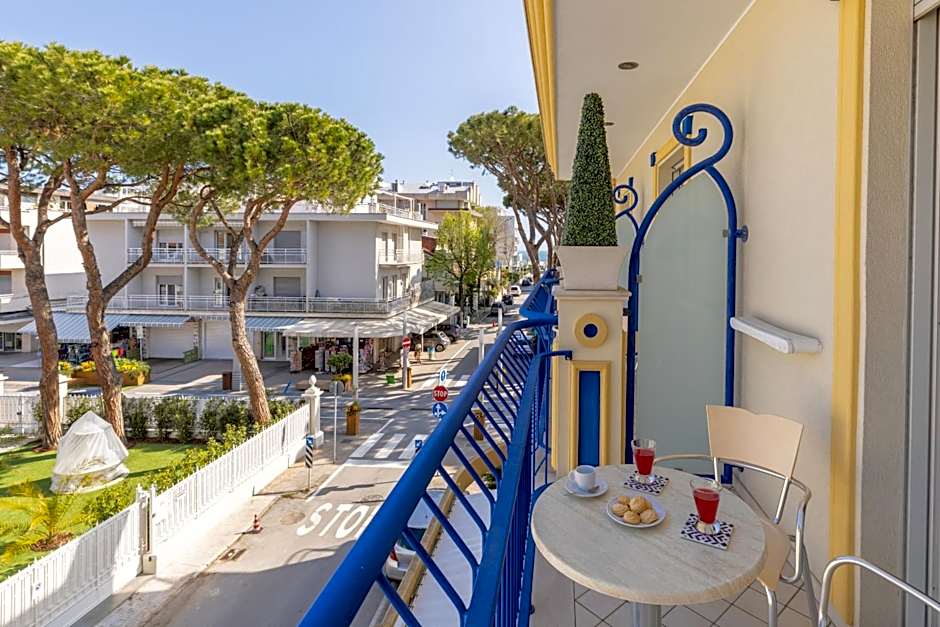 Hotel Caprice B&B - in centro a Riccione