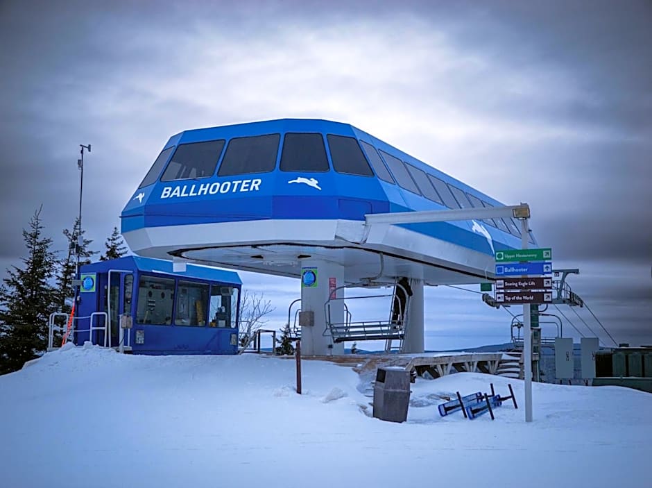 Stroll to Slopes, Village Area, Ski in-Out MtLodge 210