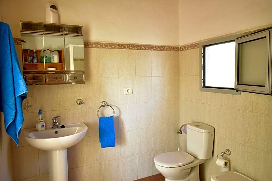 B&B and Apartments El Charco Azul