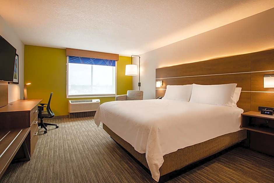 Holiday Inn Express And Suites Deland South By IHG