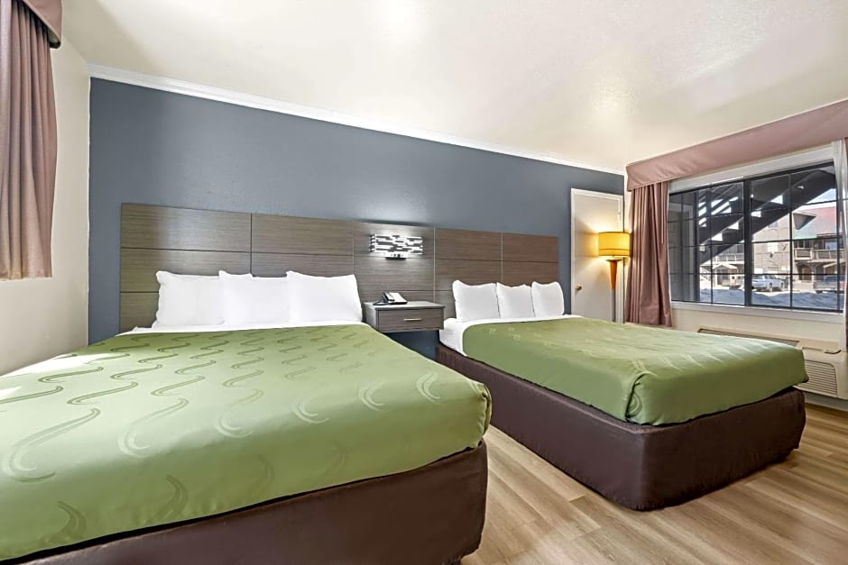 Econo Lodge Inn & Suites Heavenly Village Area